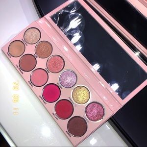 Kylie Cosmetic The Valentine Palette